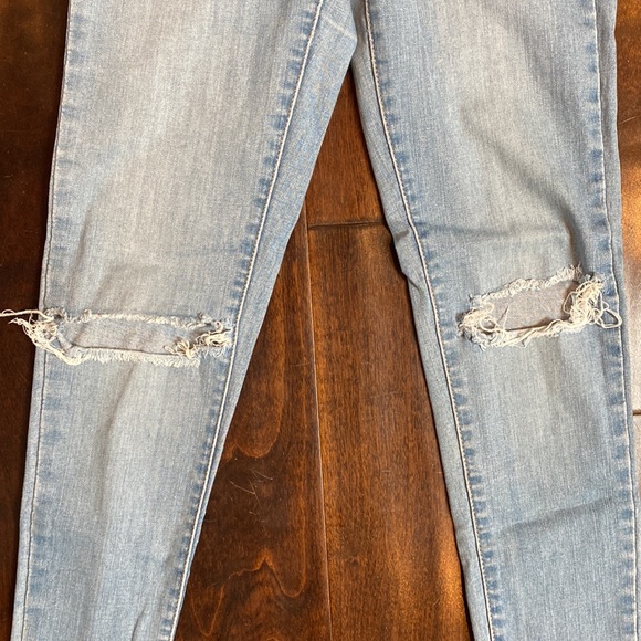 Levi’s Super Skinny High Rose Jeans - Picture 2 of 5